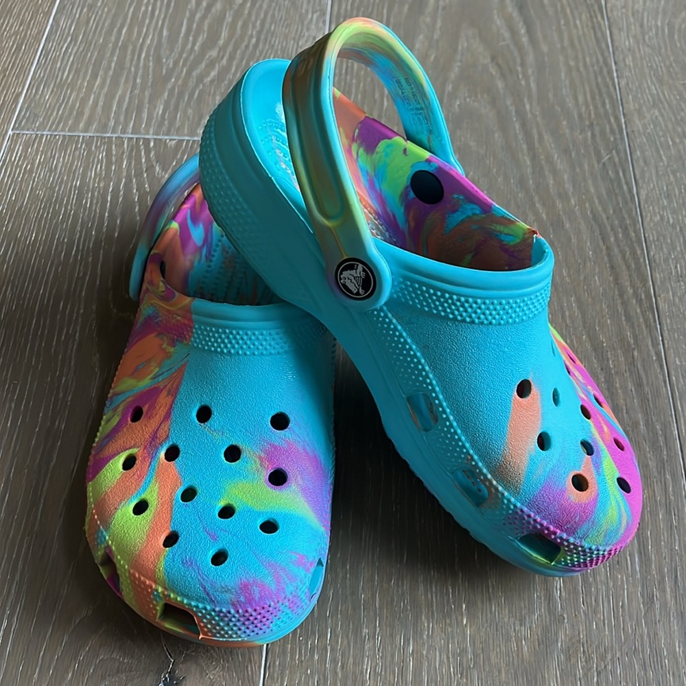 CROCS Multicolor Tie-Dye kids size big kid 5 - Picture 2 of 10